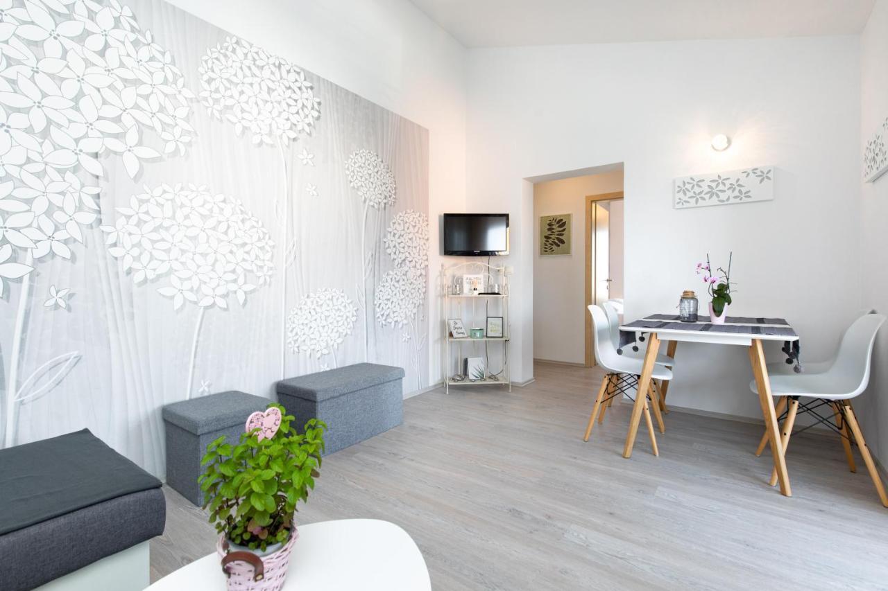 Apartment Kosic N1 Beautiful & Cosy クルク エクステリア 写真